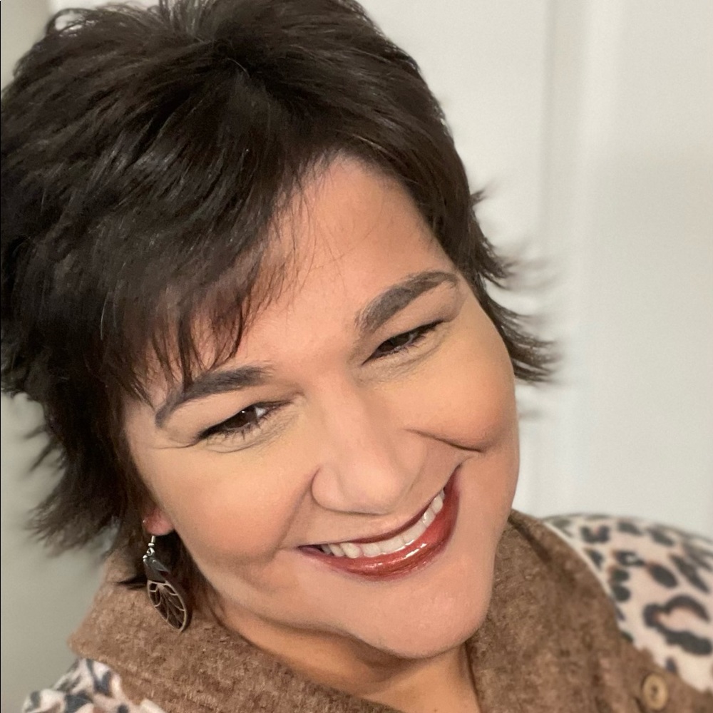 Meet your Posher, Angela